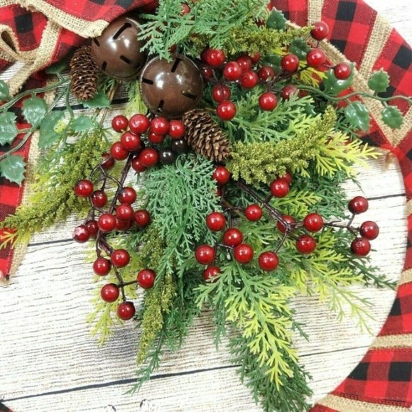 Christmas Front Door Wreath Plastic Cascade Red Berries Bells Holiday Décor Gift - Picture 5 of 10